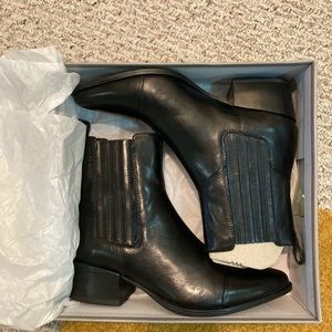 Vagabond Marja Chelsea Leather Boot (NWT)